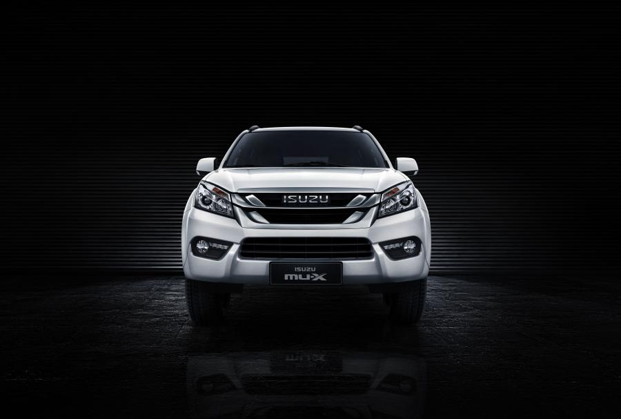  Isuzu MU-X 2015 года  (CN) (фото 5 из 8)